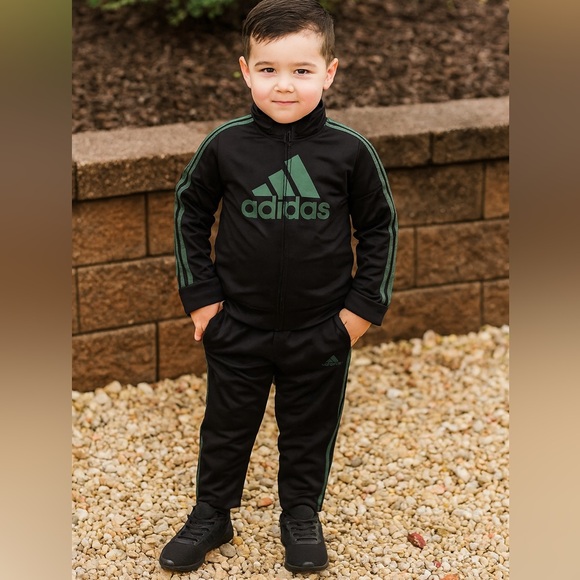 Adidas‎ tracksuit Toddler size 2T black - Picture 1 of 8
